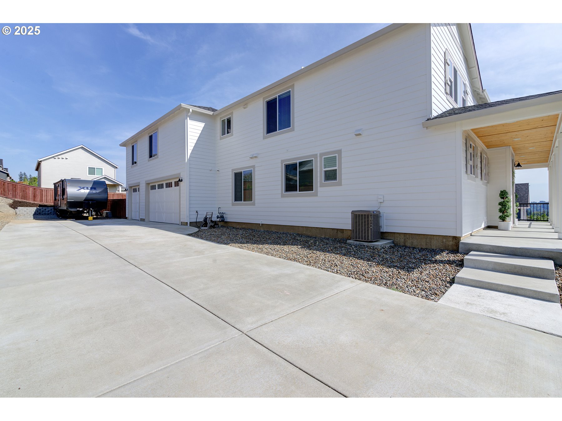 721 E VINE MAPLE AVE