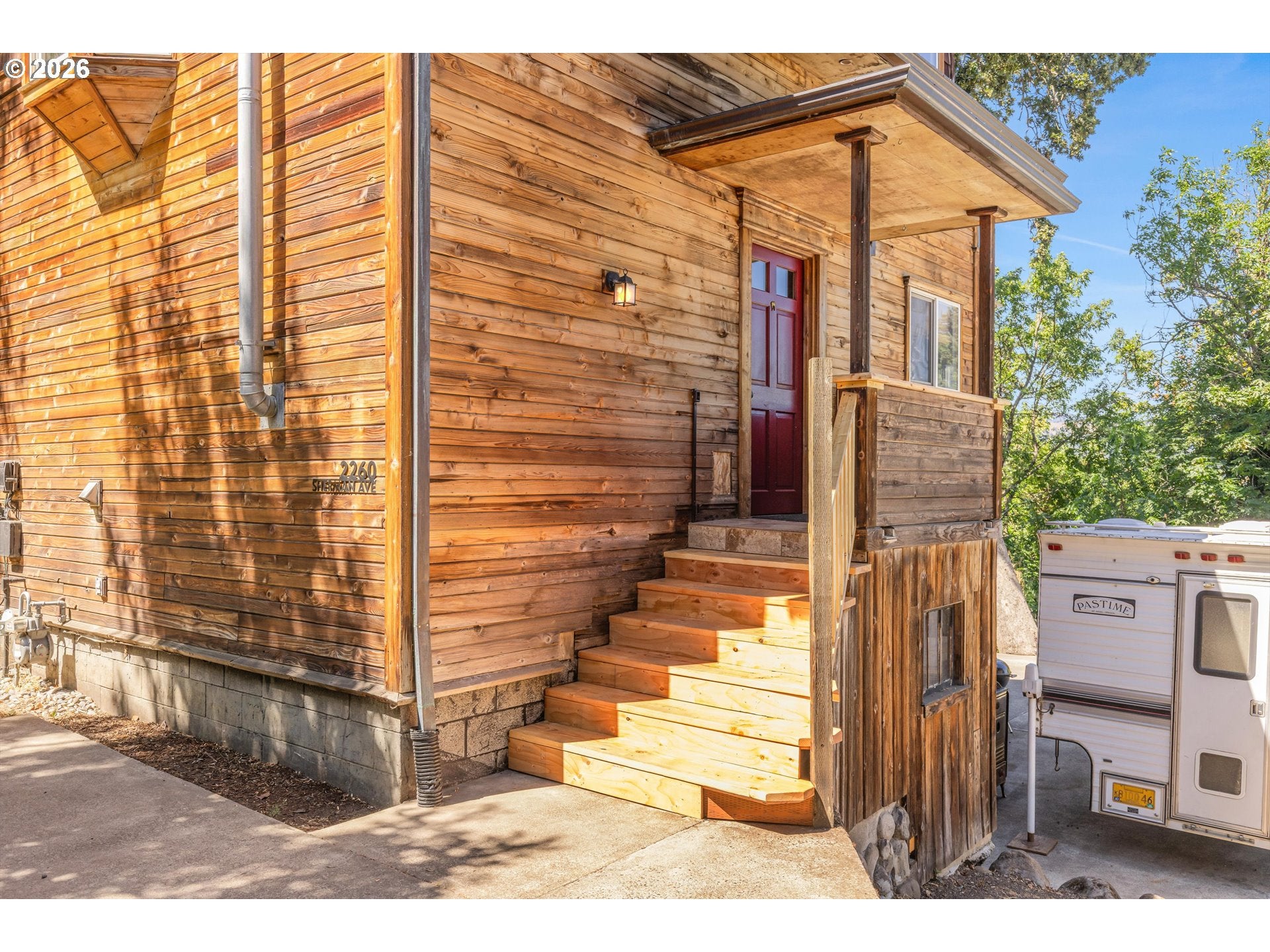 2260 SHERMAN AVE