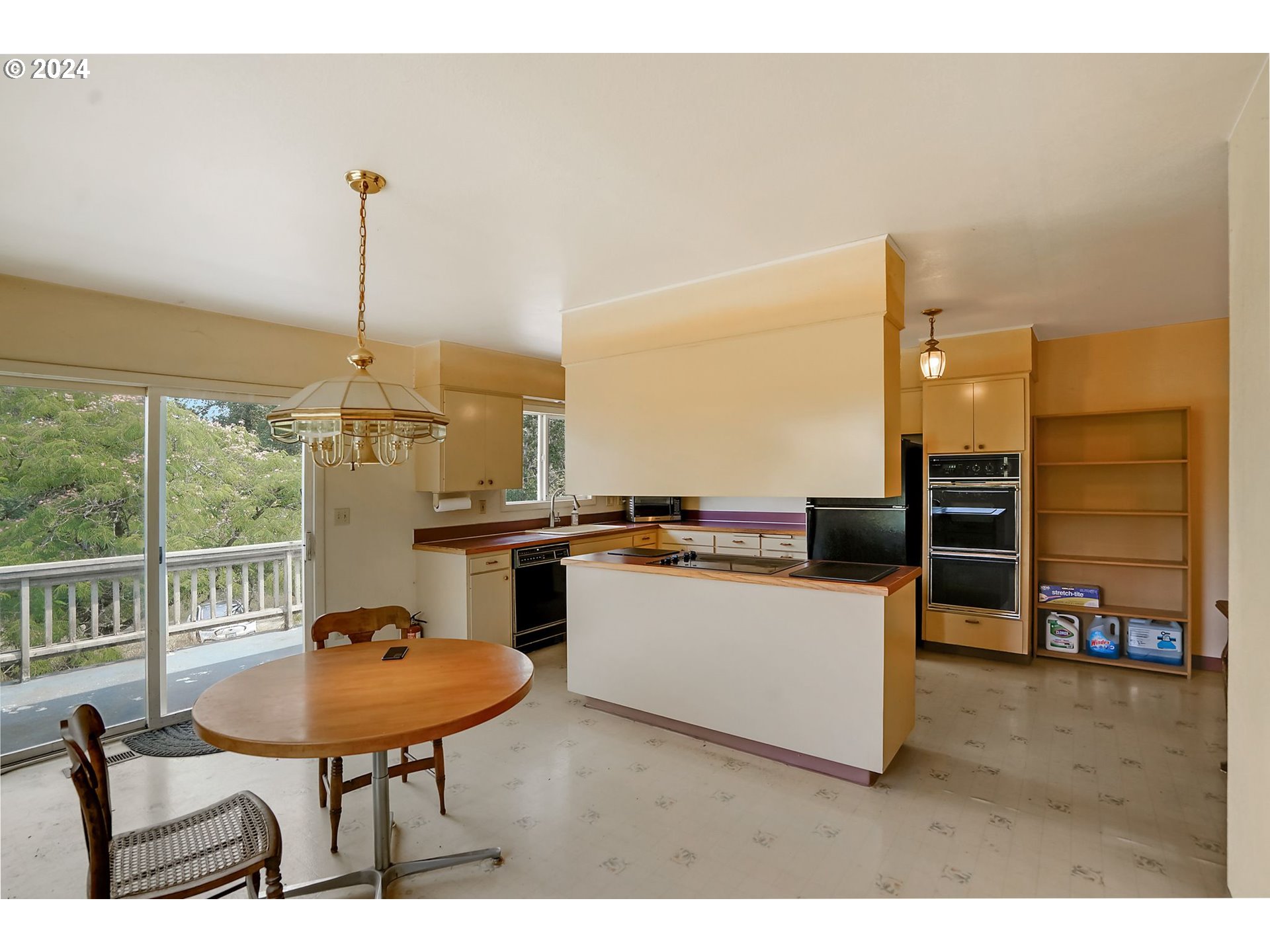 Albany, Oregon 97322, United States, 4 Bedrooms Bedrooms, ,2 BathroomsBathrooms,Residential,Pending,101098