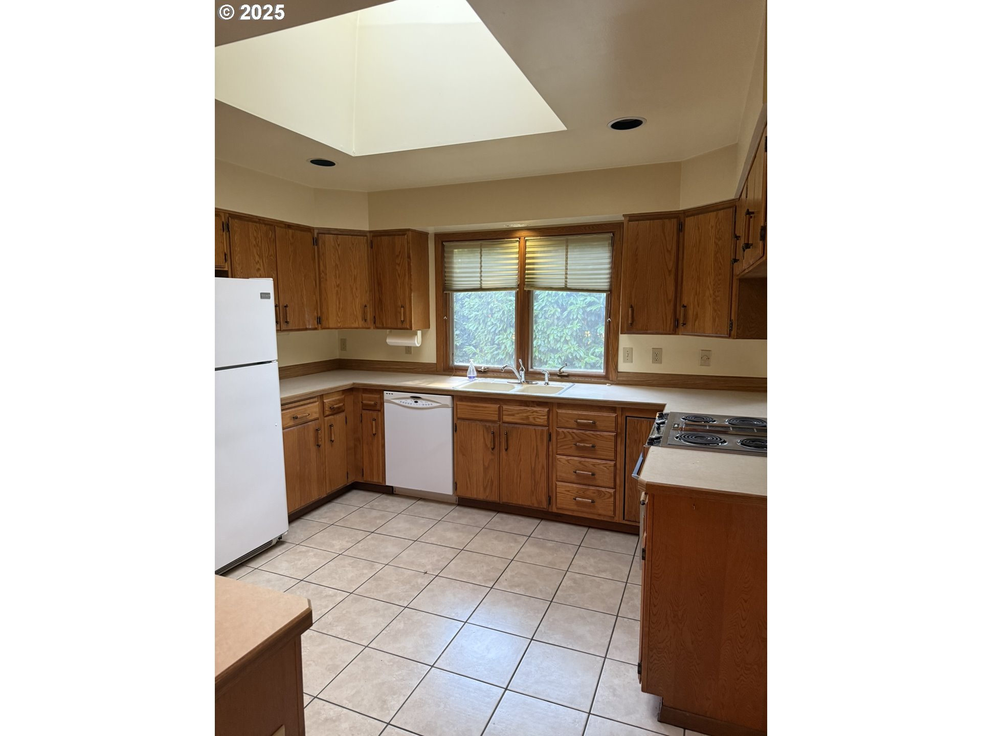 10303 NE RUSSELL CT