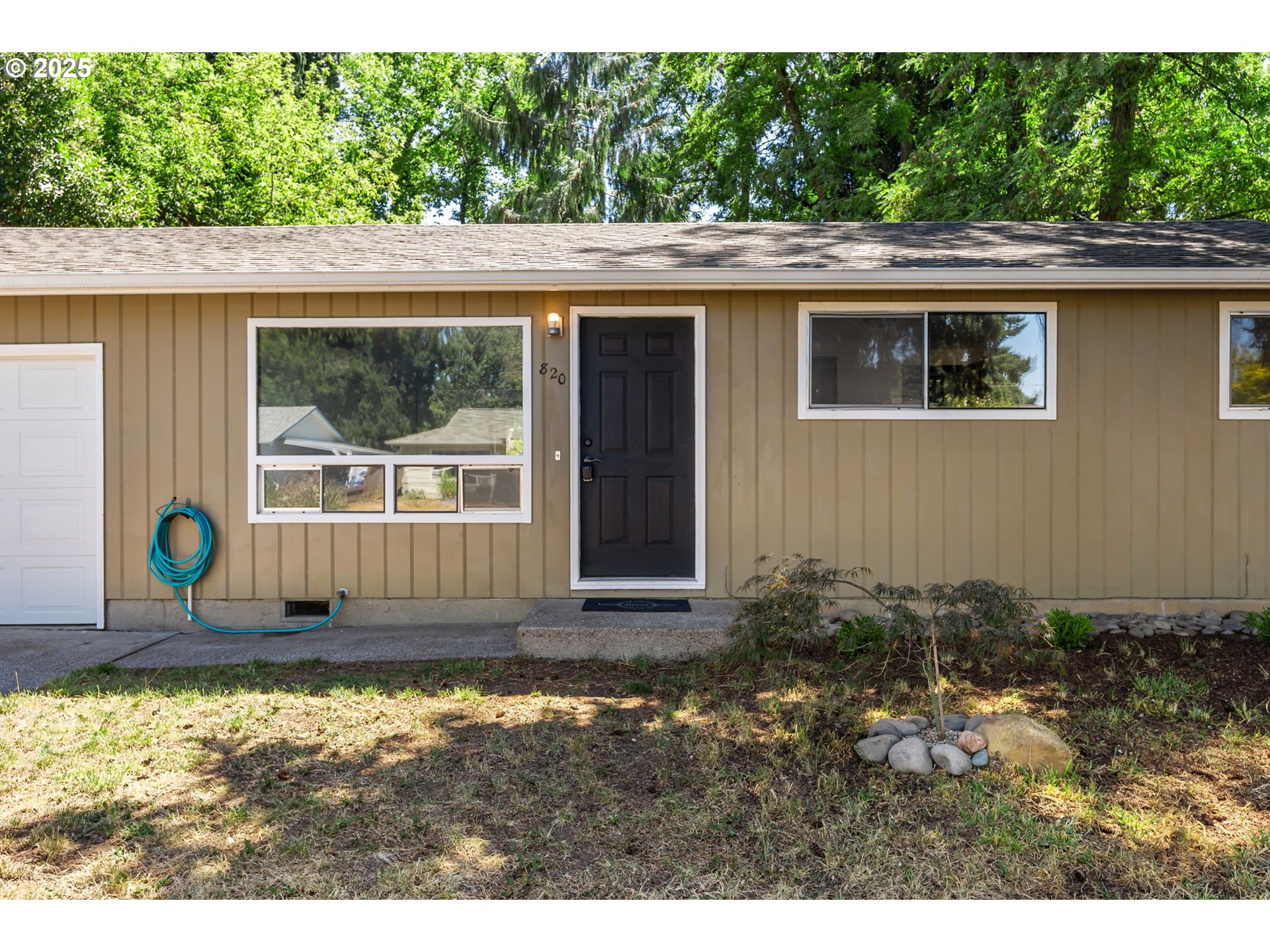820 IVY AVE