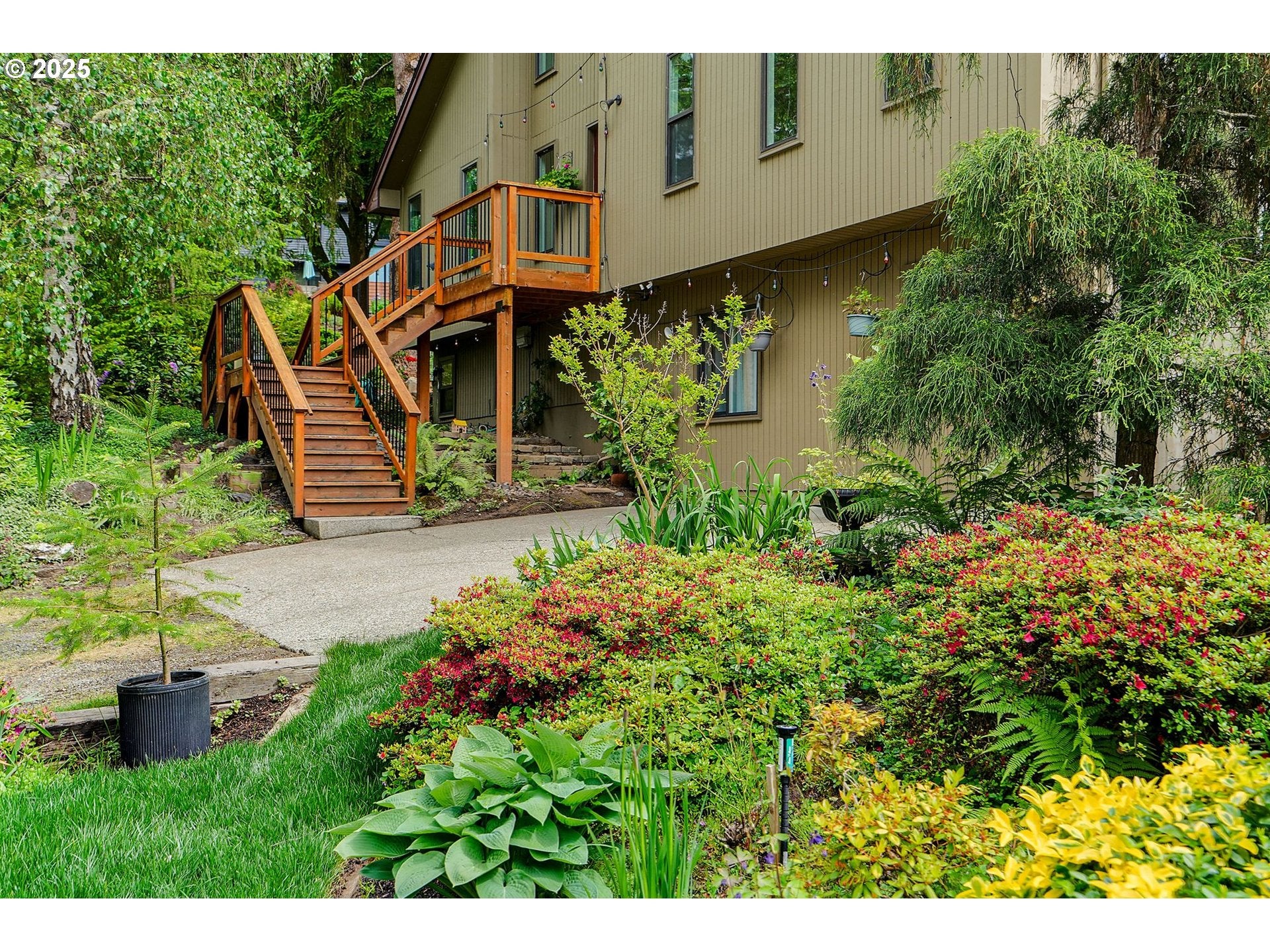1946 ROBERTA AVE