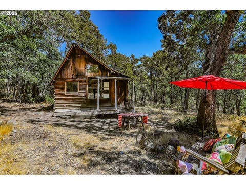 Photo of 2300 Dry Creek Rd, Mosier, OR 97040 (MLS # 485787622)
