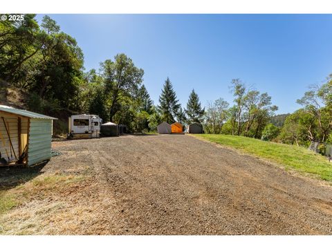 1245 SUNSHINE RD Roseburg OR 97470