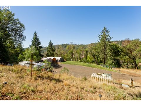 1245 SUNSHINE RD Roseburg OR 97470