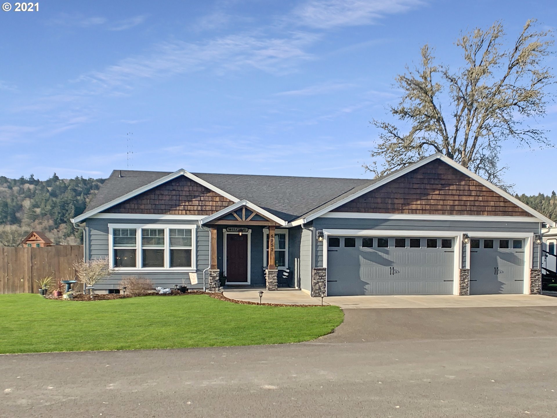 Photo 1 of 32 — 5252 ORIOLE DR, Longview, WA 98632