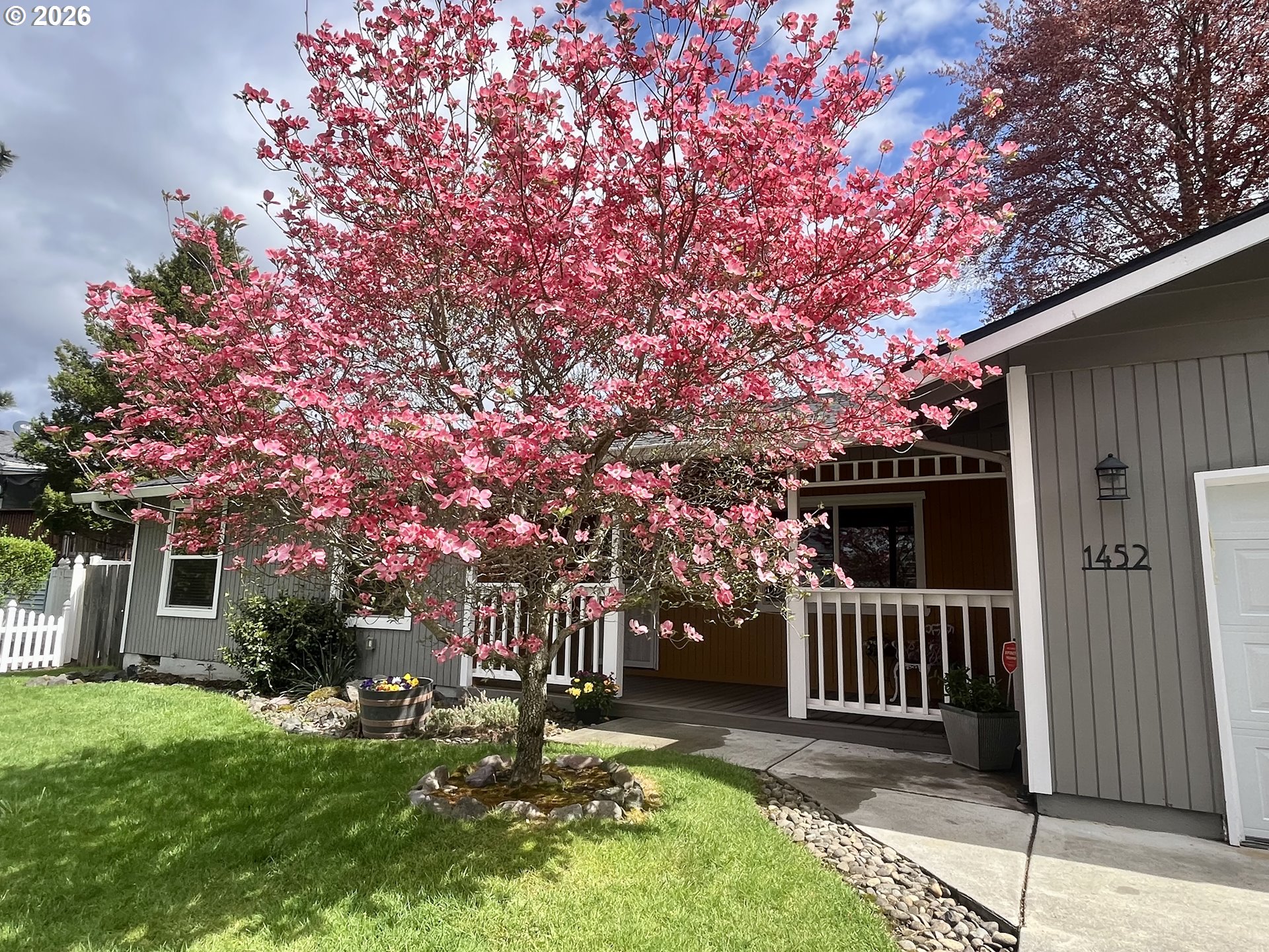 1452 NE CENTURION DR