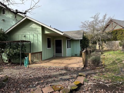 A home in Roseburg