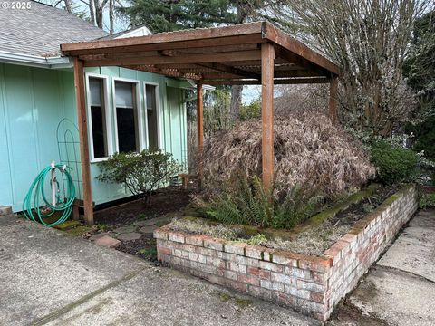 A home in Roseburg