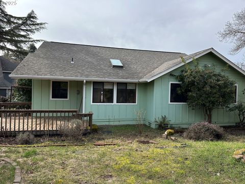 A home in Roseburg