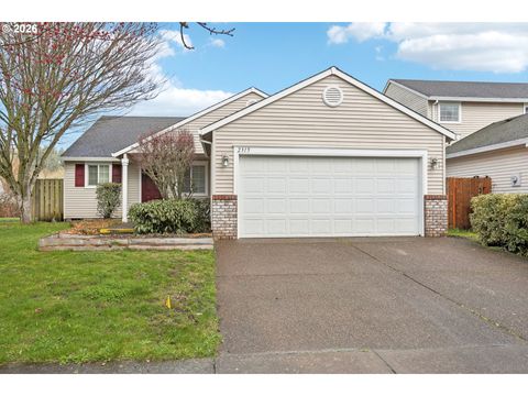 Photo of 2315 SW Hannah Cir, McMinnville, OR 97128 (MLS # 617050593)