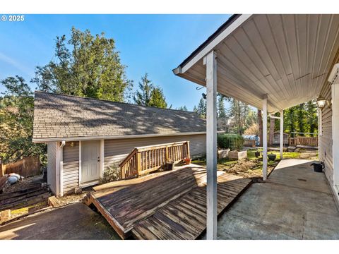 A home in Coquille