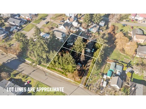 A home in Coquille