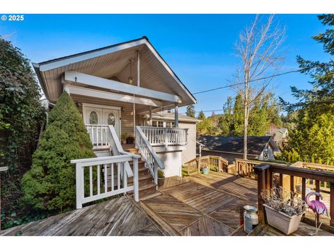 A home in Coquille