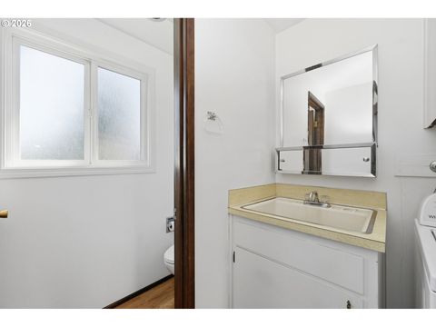 Tiny photo for 82281 Parvin Rd, Dexter, OR 97431 (MLS # 426313070)