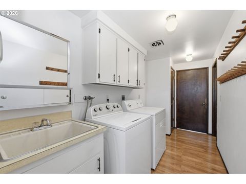 Tiny photo for 82281 Parvin Rd, Dexter, OR 97431 (MLS # 426313070)