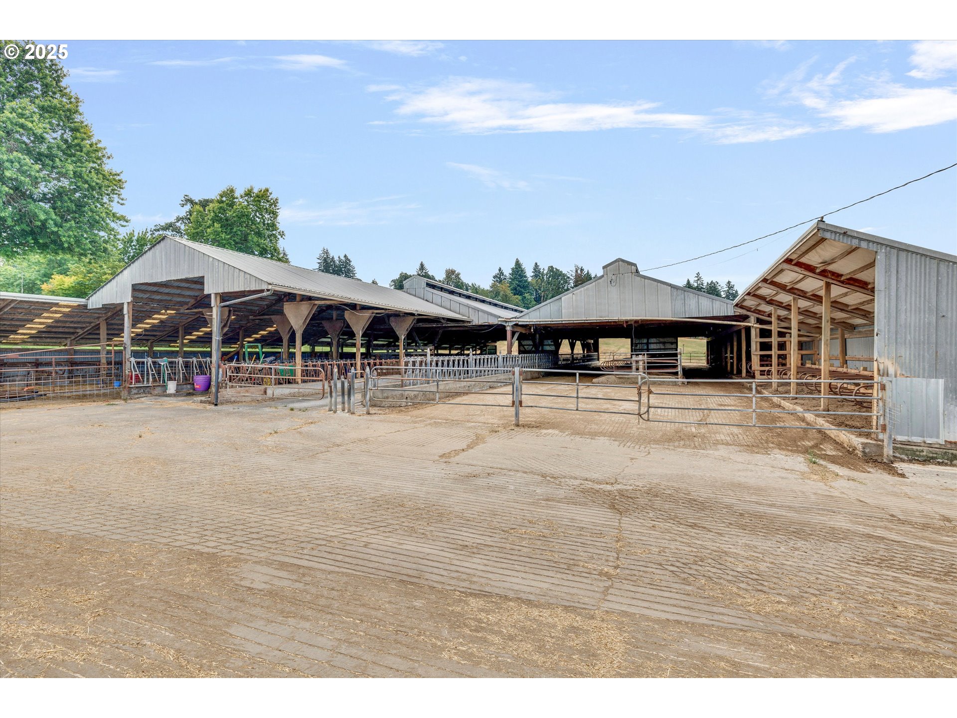 Oregon City, Oregon 97045, United States, 5 Bedrooms Bedrooms, ,1 BathroomBathrooms,Residential,Active,188617