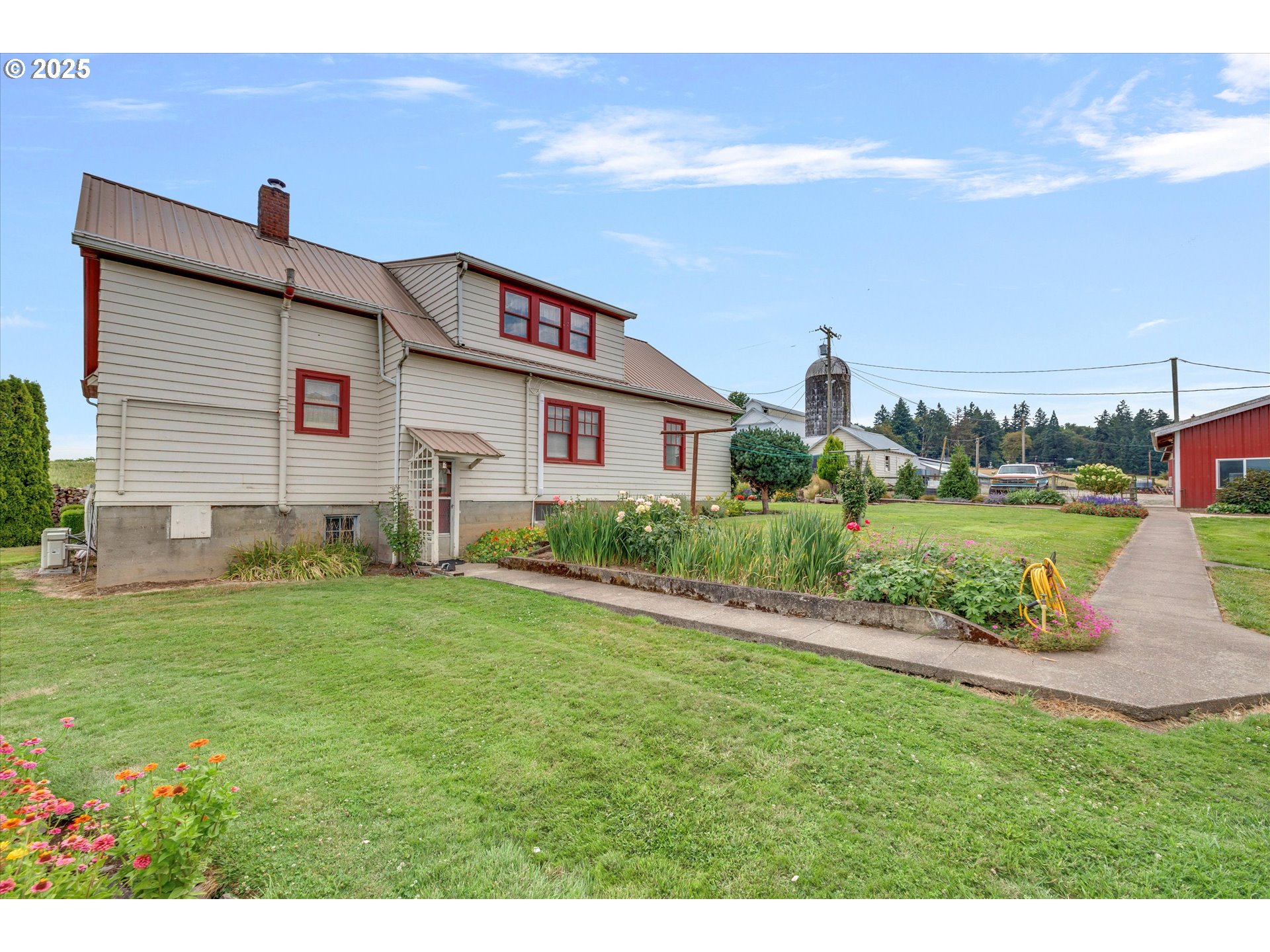 Oregon City, Oregon 97045, United States, 5 Bedrooms Bedrooms, ,1 BathroomBathrooms,Residential,Active,188617