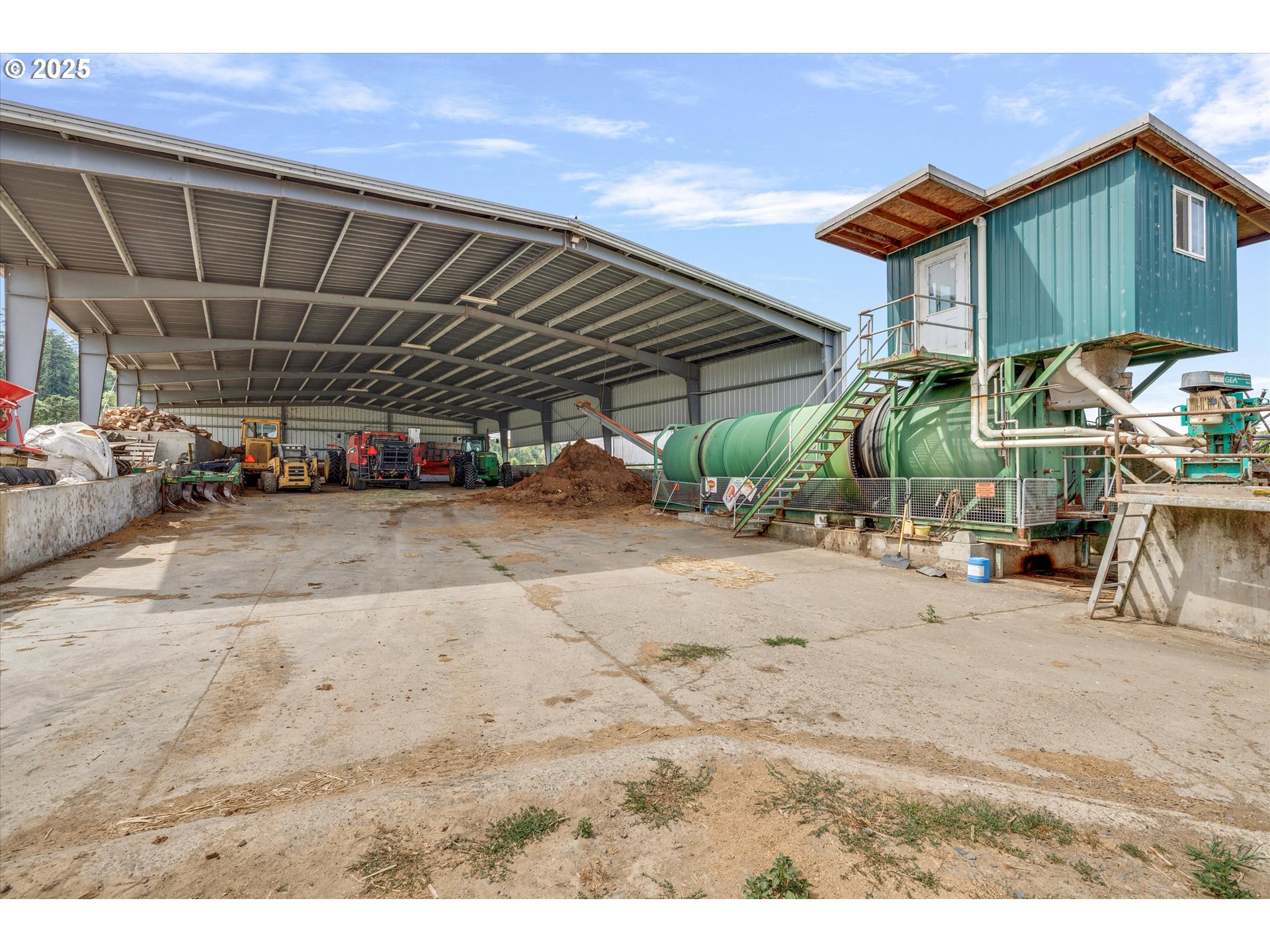 Oregon City, Oregon 97045, United States, 5 Bedrooms Bedrooms, ,1 BathroomBathrooms,Residential,Active,188617