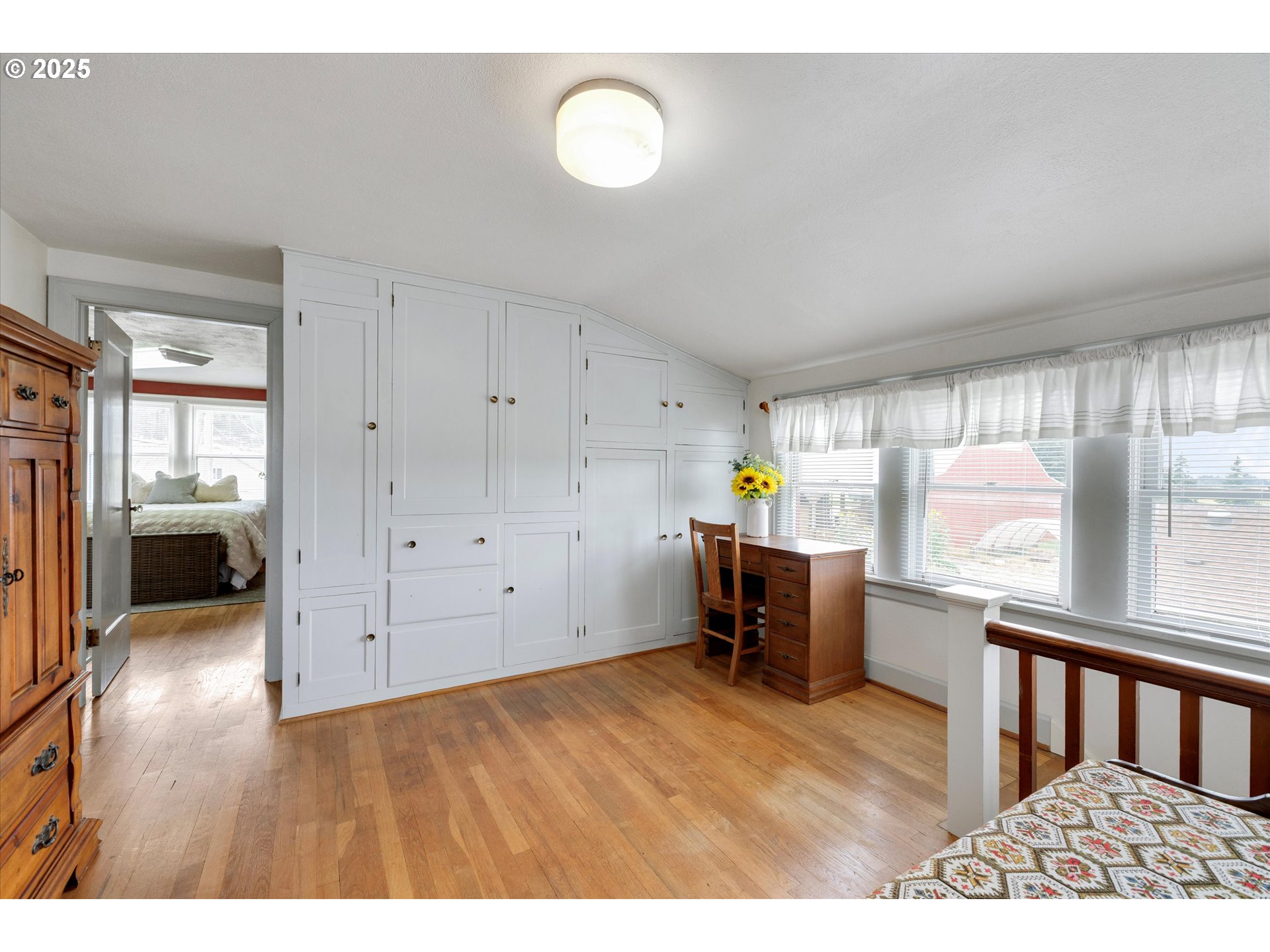 Oregon City, Oregon 97045, United States, 5 Bedrooms Bedrooms, ,1 BathroomBathrooms,Residential,Active,188617