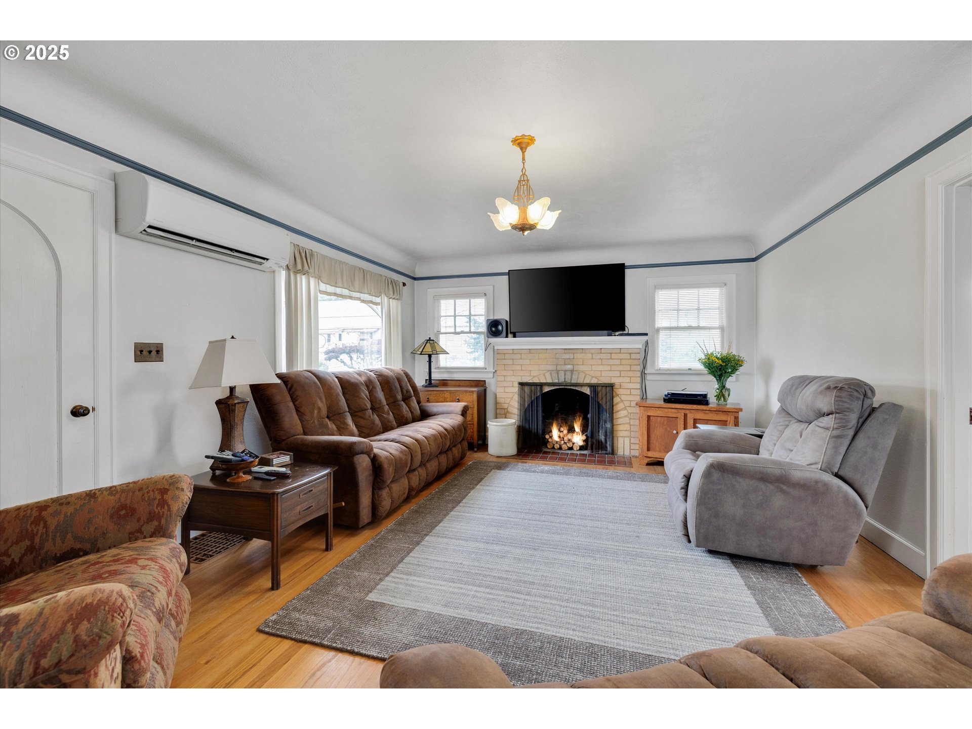 Oregon City, Oregon 97045, United States, 5 Bedrooms Bedrooms, ,1 BathroomBathrooms,Residential,Active,188617