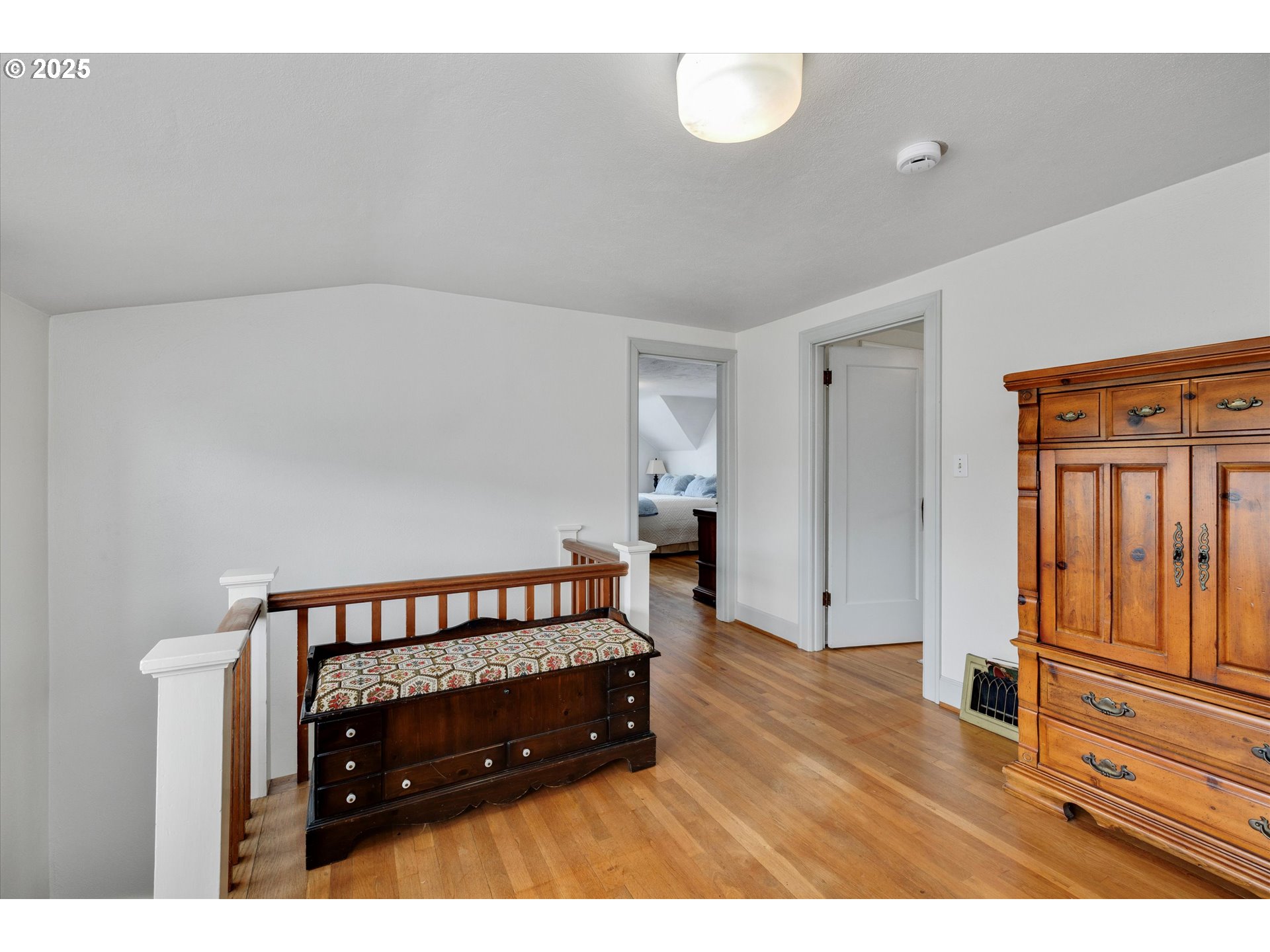 Oregon City, Oregon 97045, United States, 5 Bedrooms Bedrooms, ,1 BathroomBathrooms,Residential,Active,188617