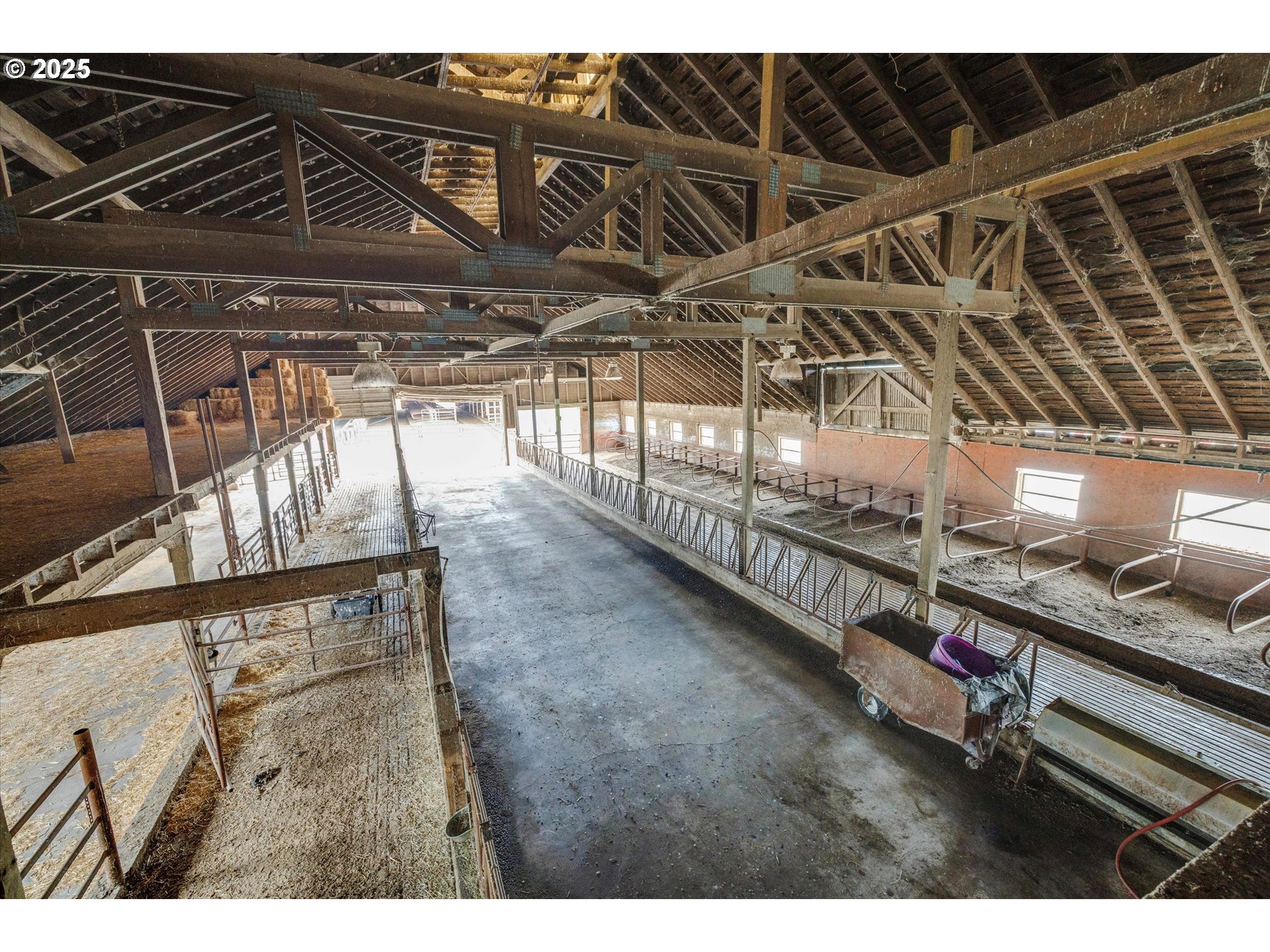 Oregon City, Oregon 97045, United States, 5 Bedrooms Bedrooms, ,1 BathroomBathrooms,Residential,Active,188617