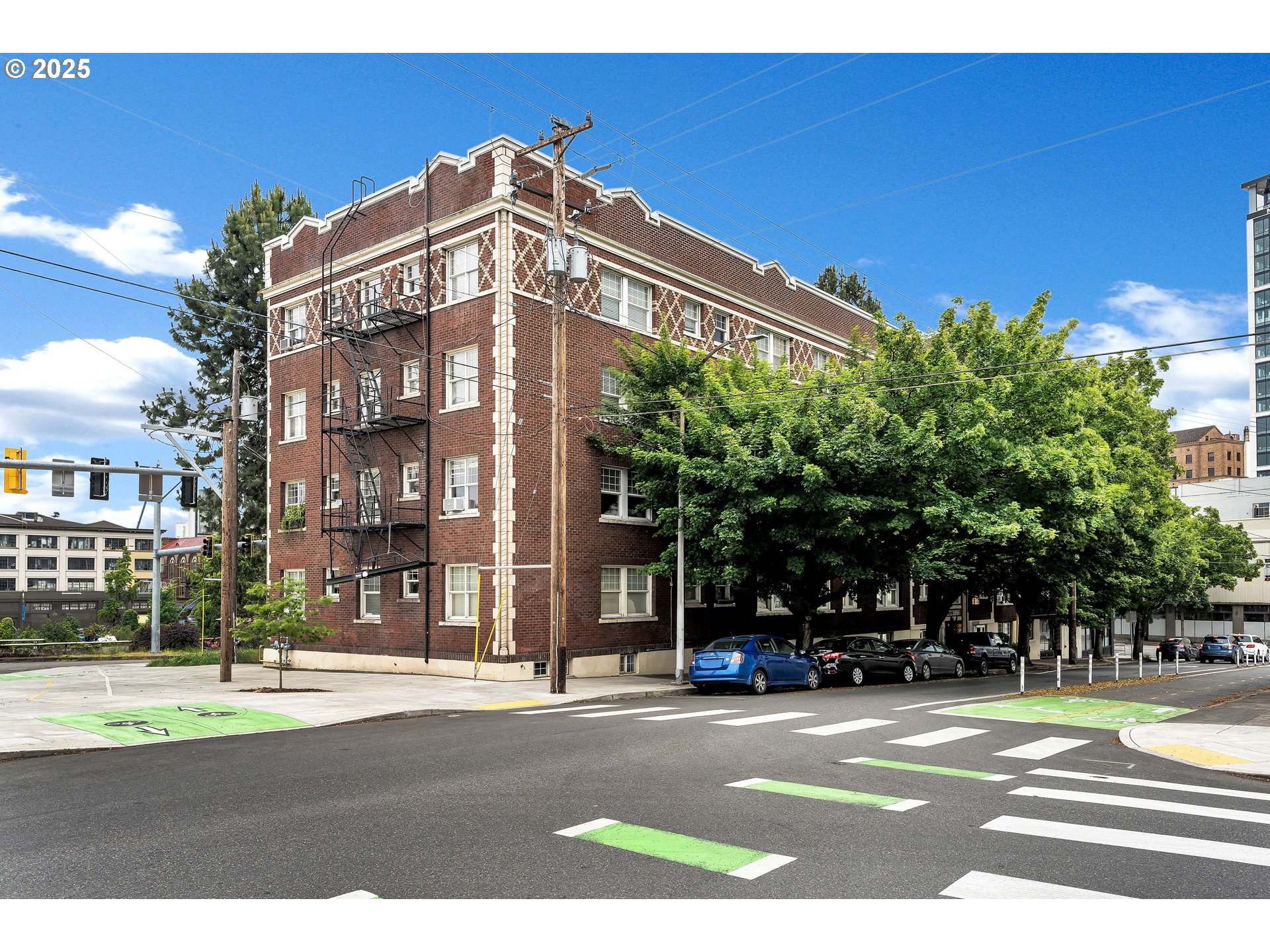 20 NW 16TH AVE 4