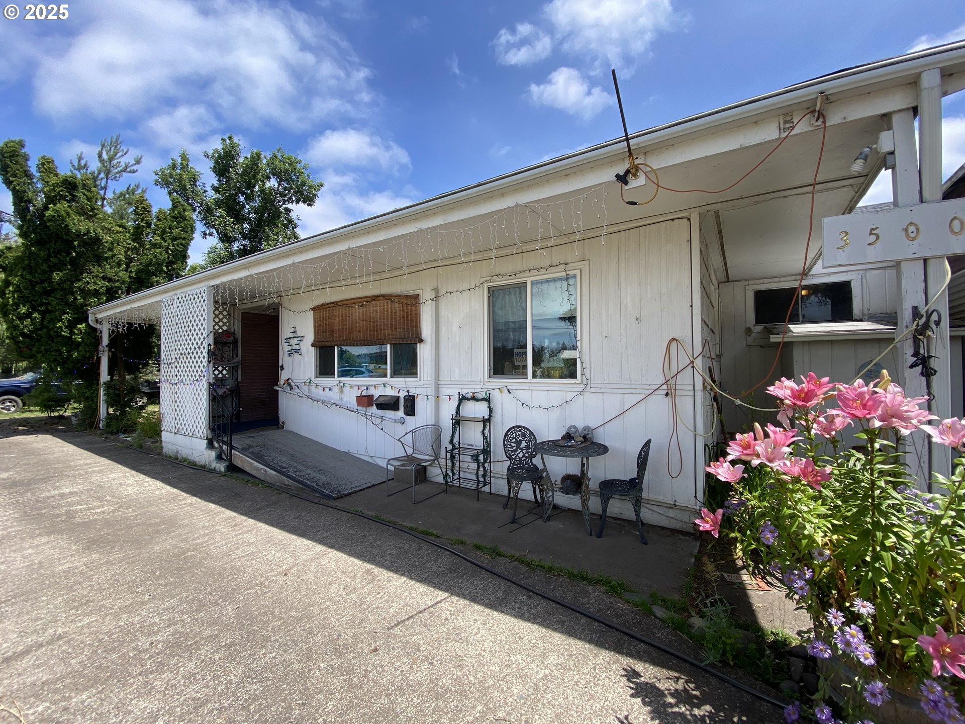 35001 SEAVEY LOOP RD