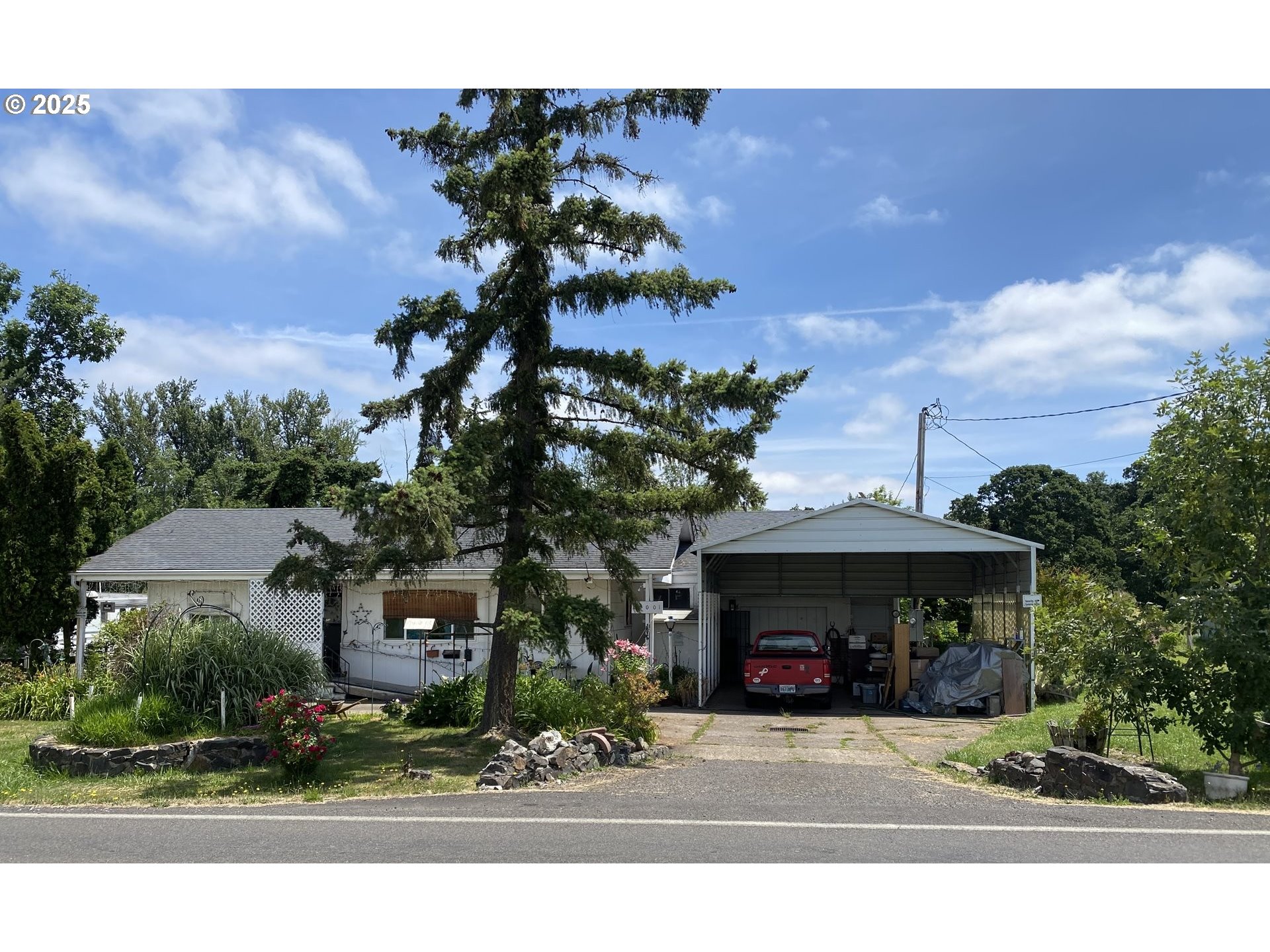 35001 SEAVEY LOOP RD