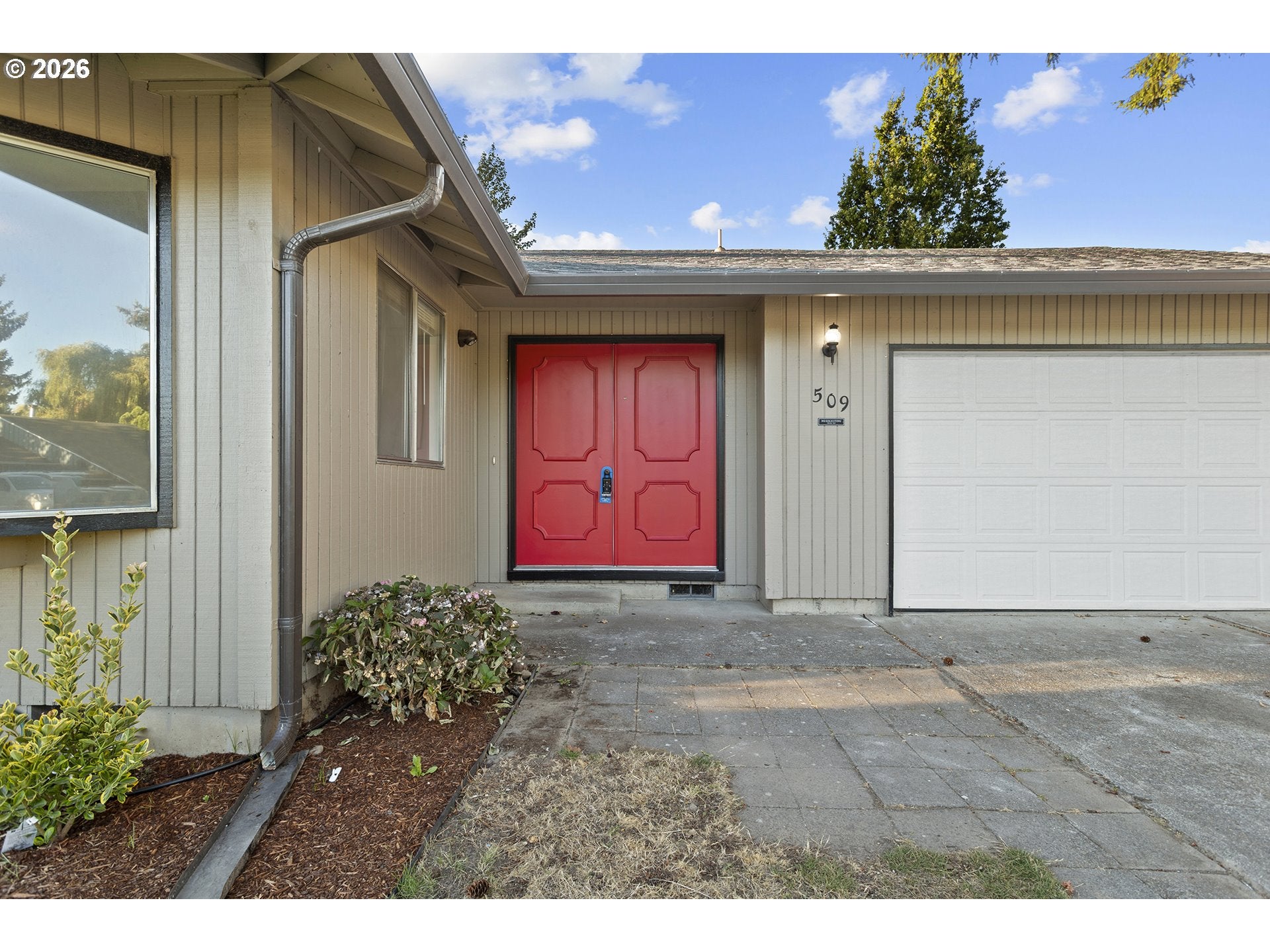 509 E PINEHURST DR