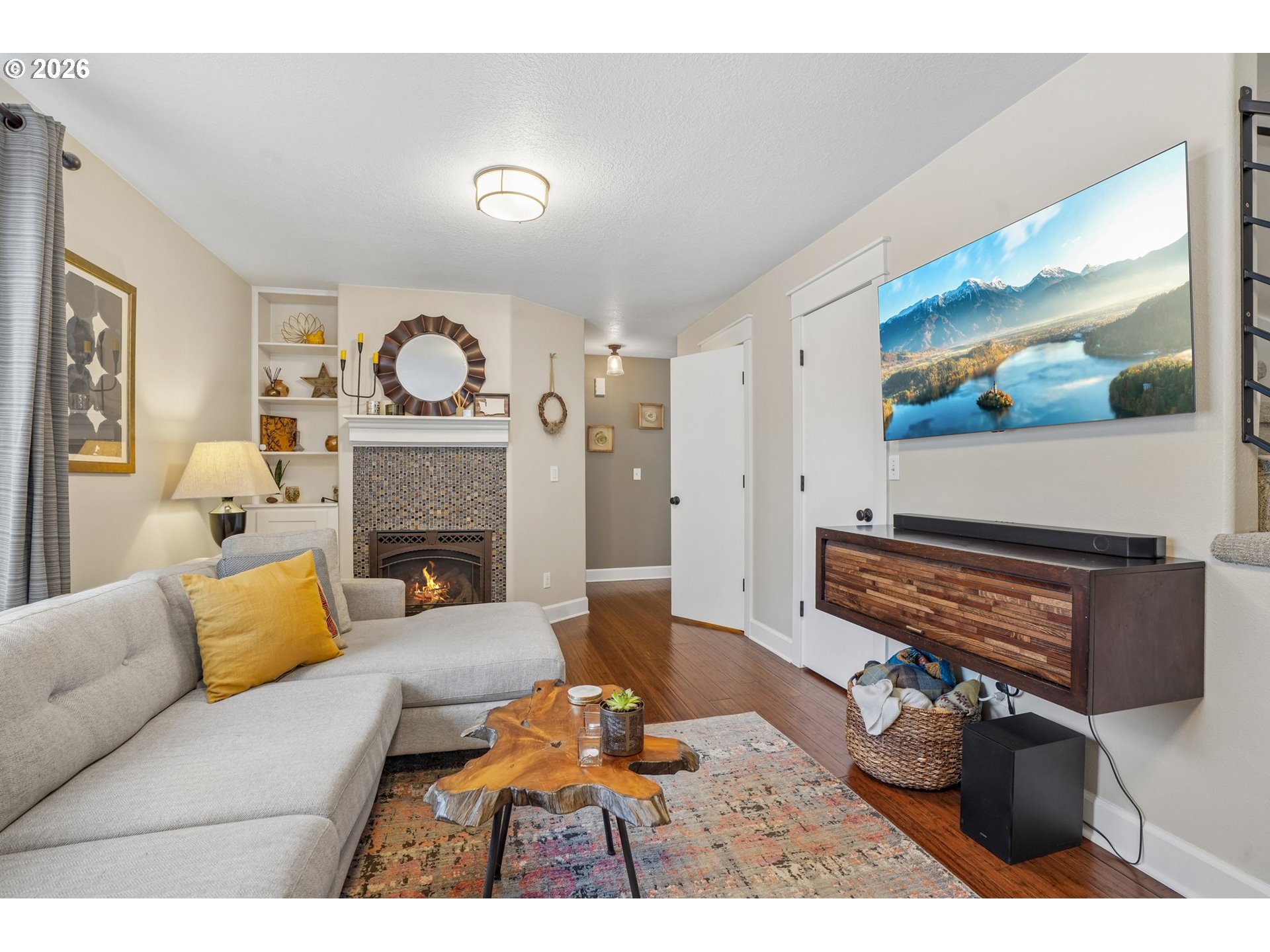 709 W 24TH ST