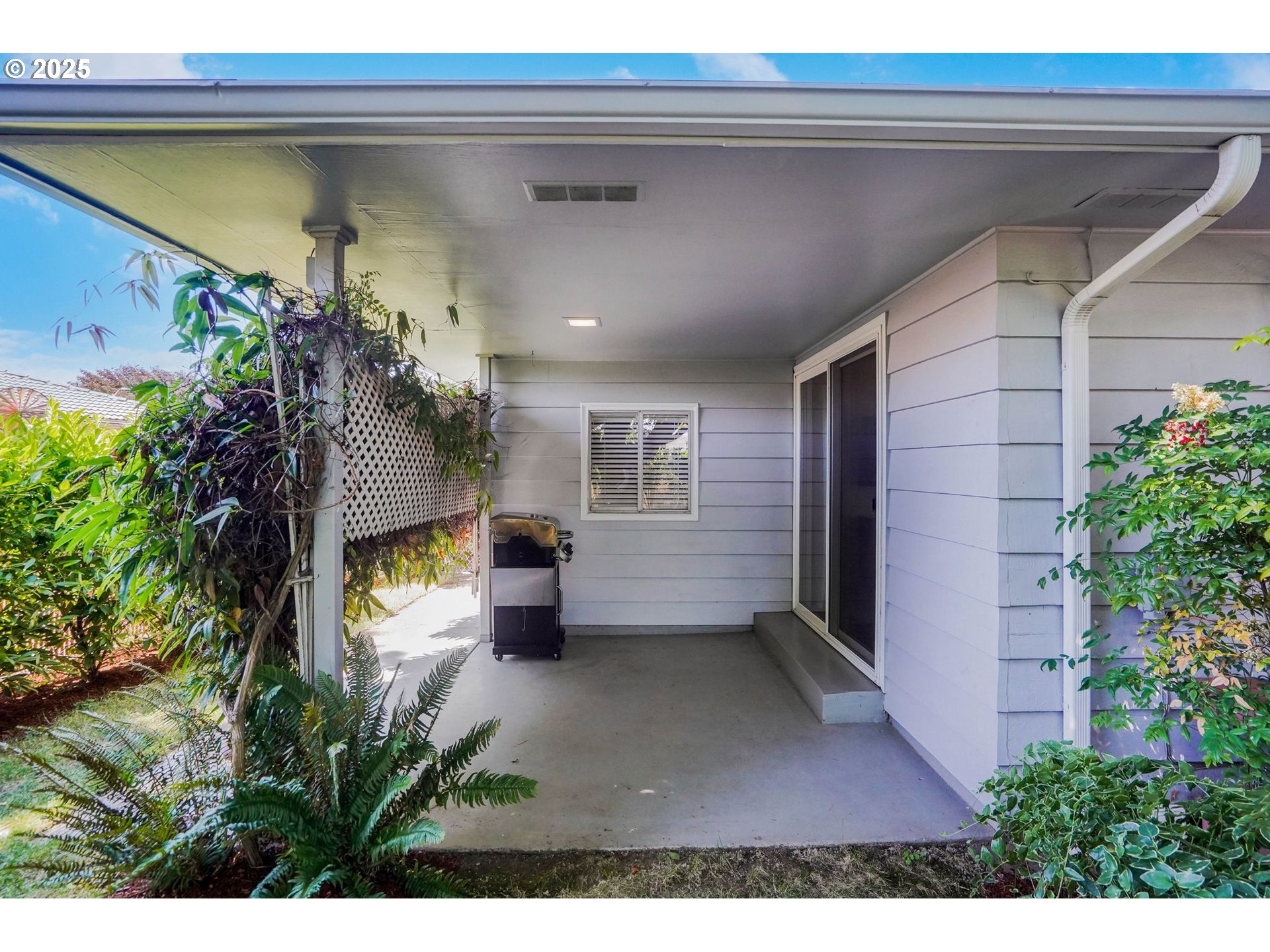 Salem, Oregon 97305, United States, 3 Bedrooms Bedrooms, ,2 BathroomsBathrooms,Residential,Pending,170999