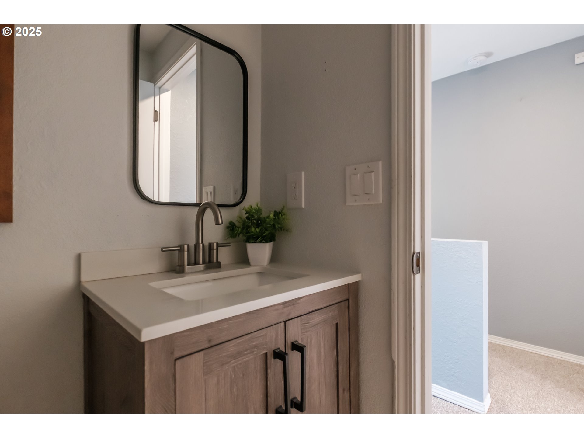 Salem, Oregon 97306, United States, 2 Bedrooms Bedrooms, ,2 BathroomsBathrooms,Residential,Pending,113699