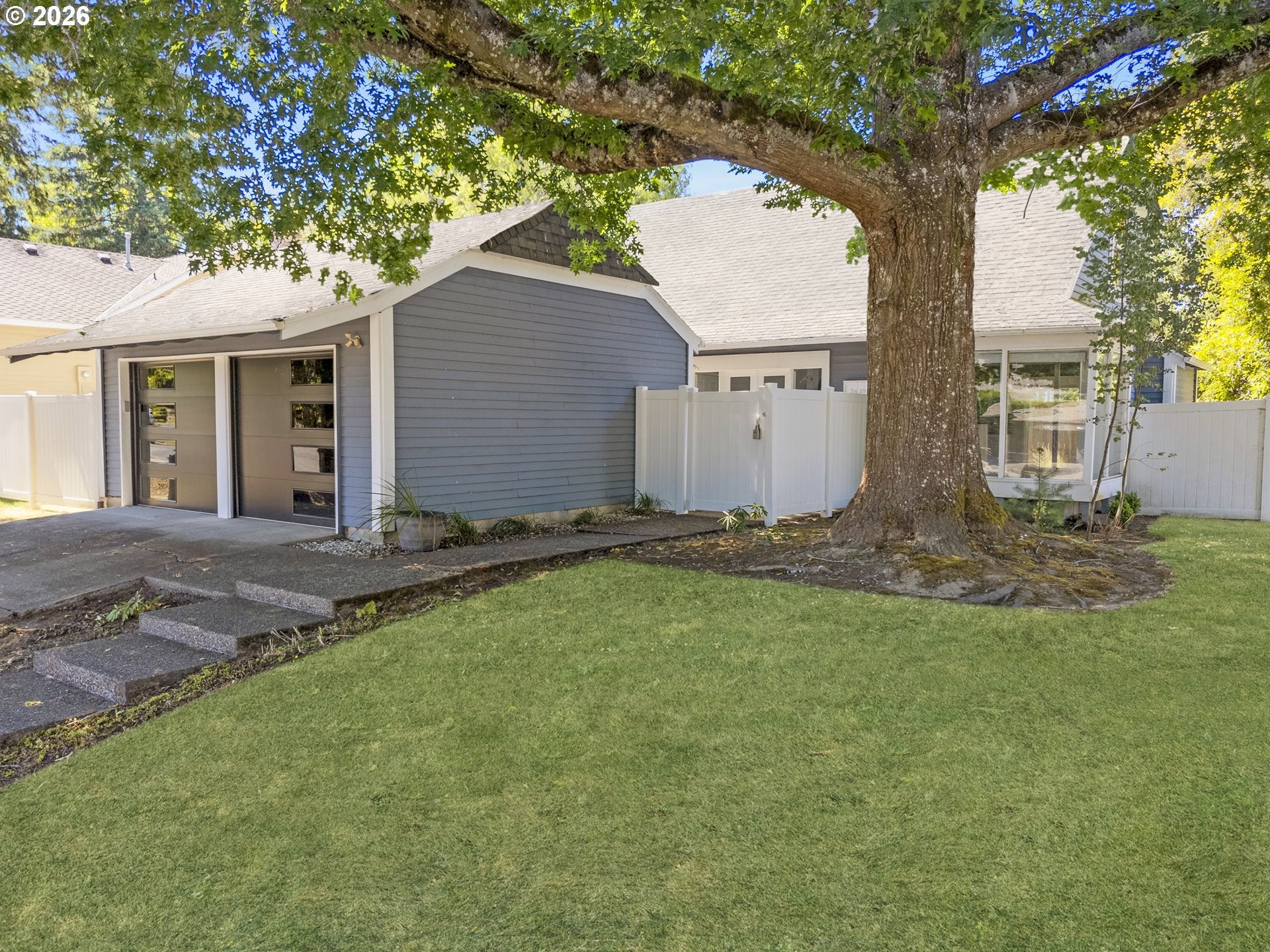 5435 NW EDGEBROOK PL