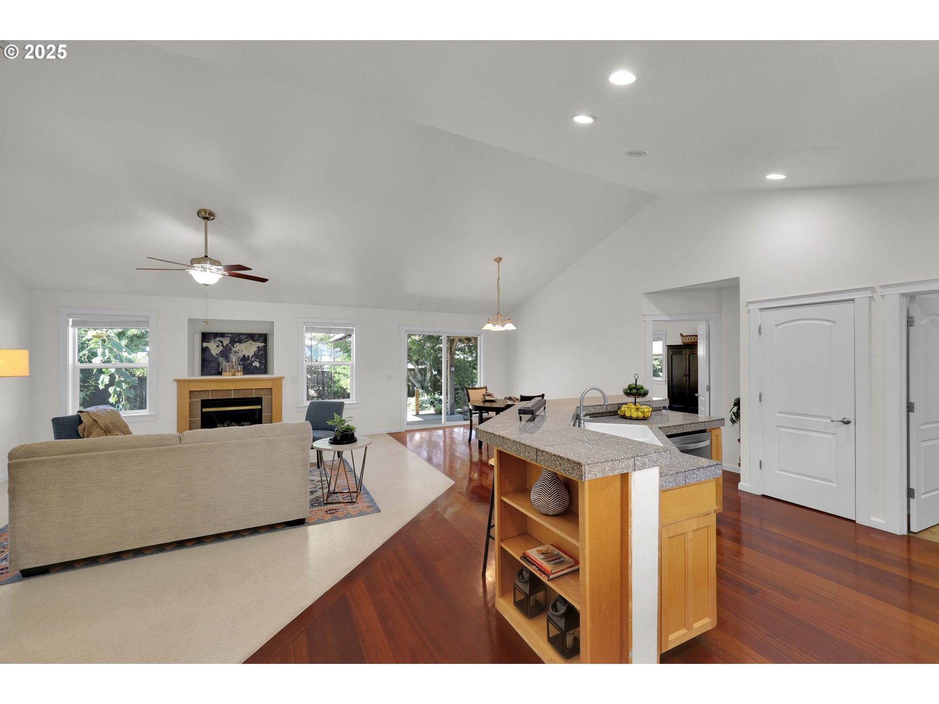 1025 SWENSON LN