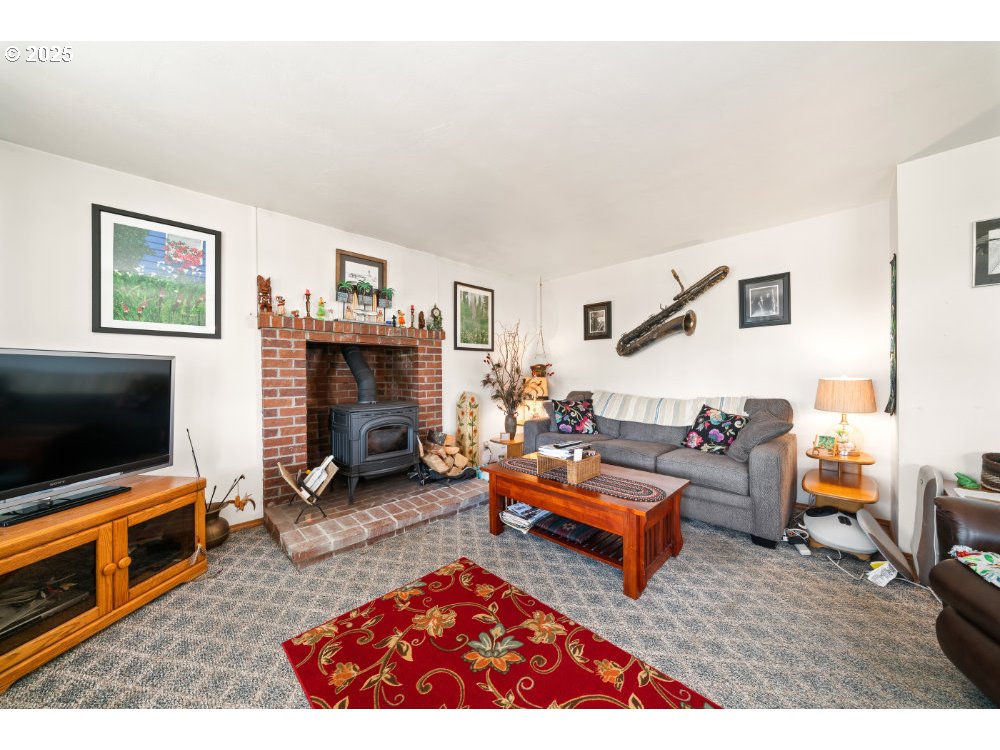 Garibaldi, Oregon 97118, United States, 3 Bedrooms Bedrooms, ,2 BathroomsBathrooms,Residential,Active,222127