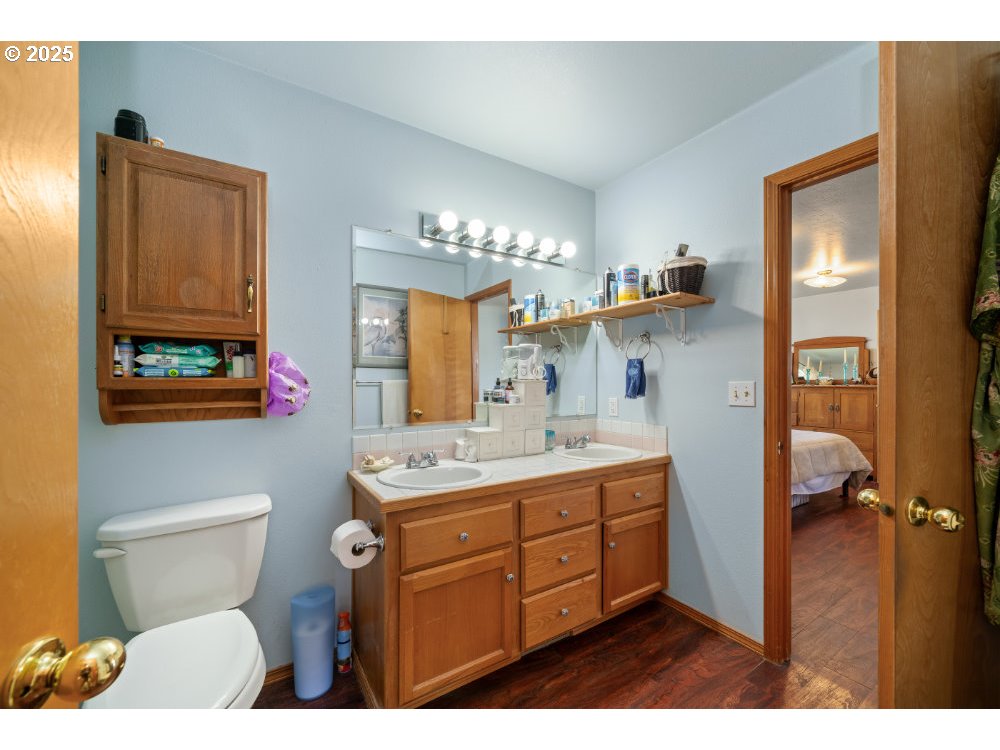 Garibaldi, Oregon 97118, United States, 3 Bedrooms Bedrooms, ,2 BathroomsBathrooms,Residential,Active,222127