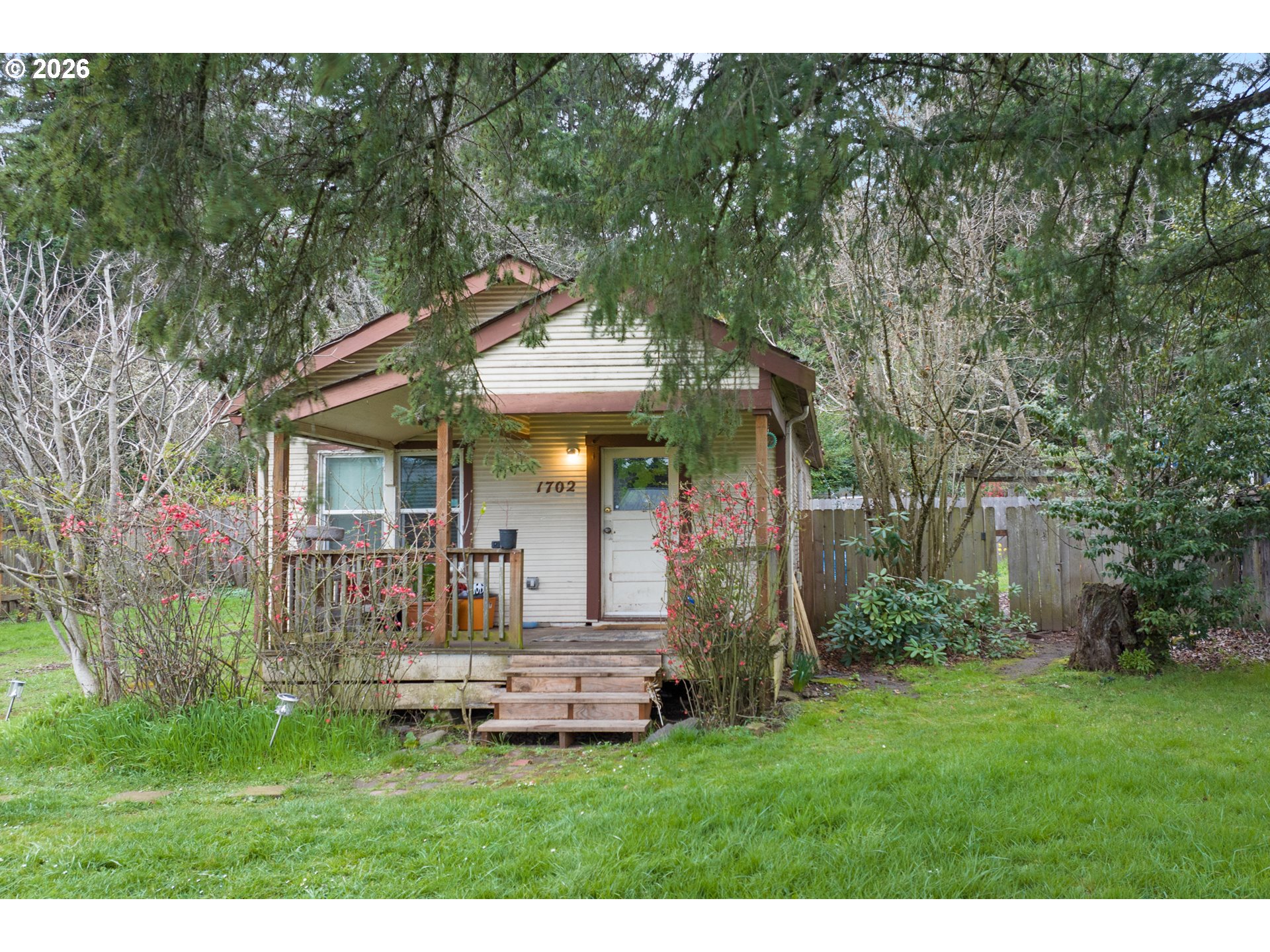 Photo 1 of 44 — 1702 AUGUSTA ST, Eugene, OR 97403