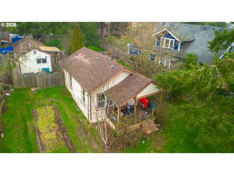 1702 AUGUSTA ST Eugene OR 97403