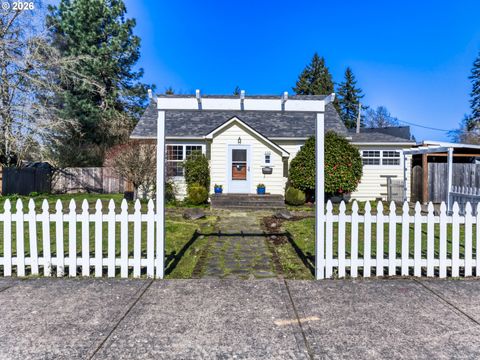 152 NE 5TH AVE Canby OR 97013