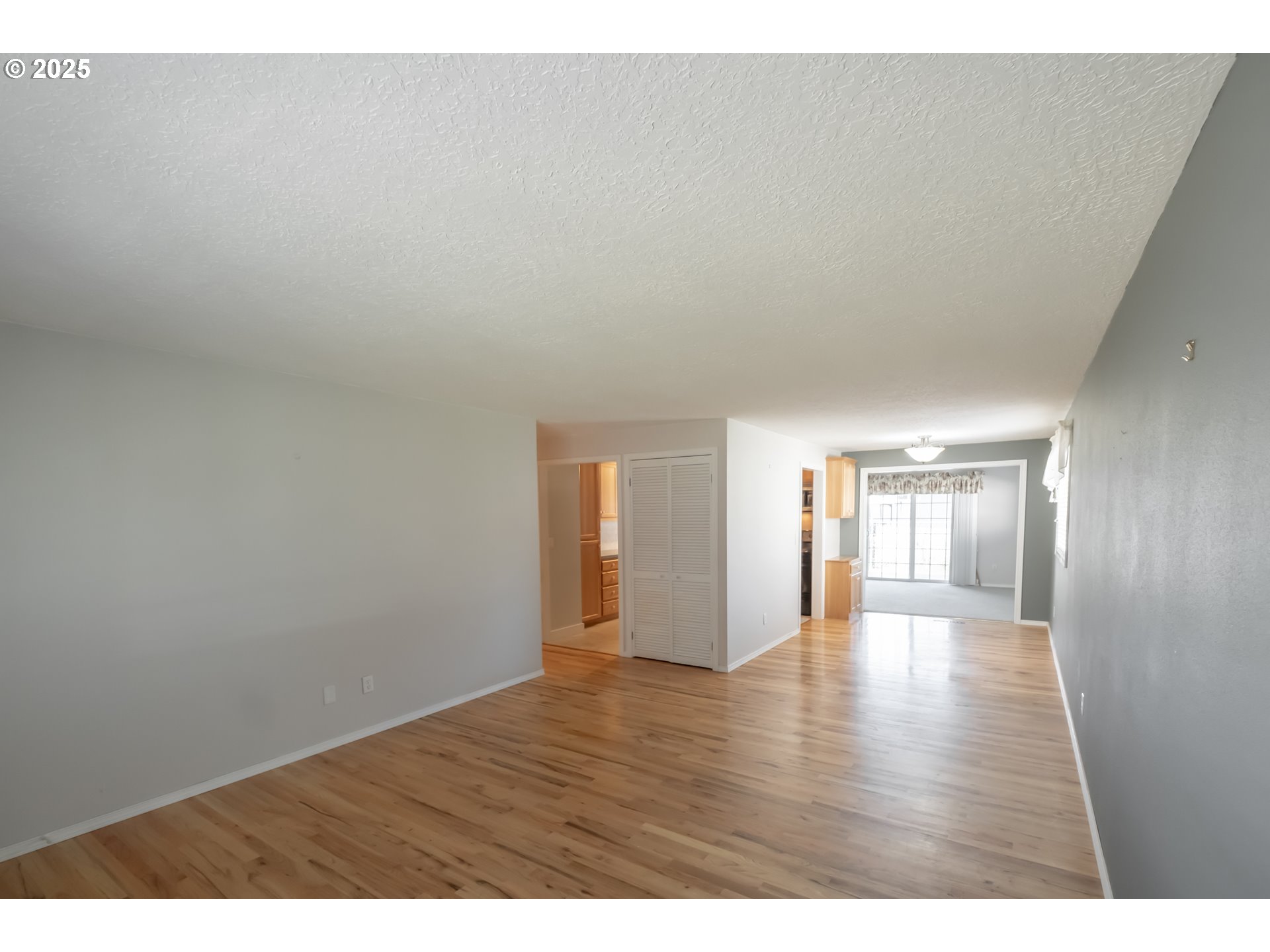 Woodburn, Oregon 97071, United States, 2 Bedrooms Bedrooms, ,2 BathroomsBathrooms,Residential,Active,97252