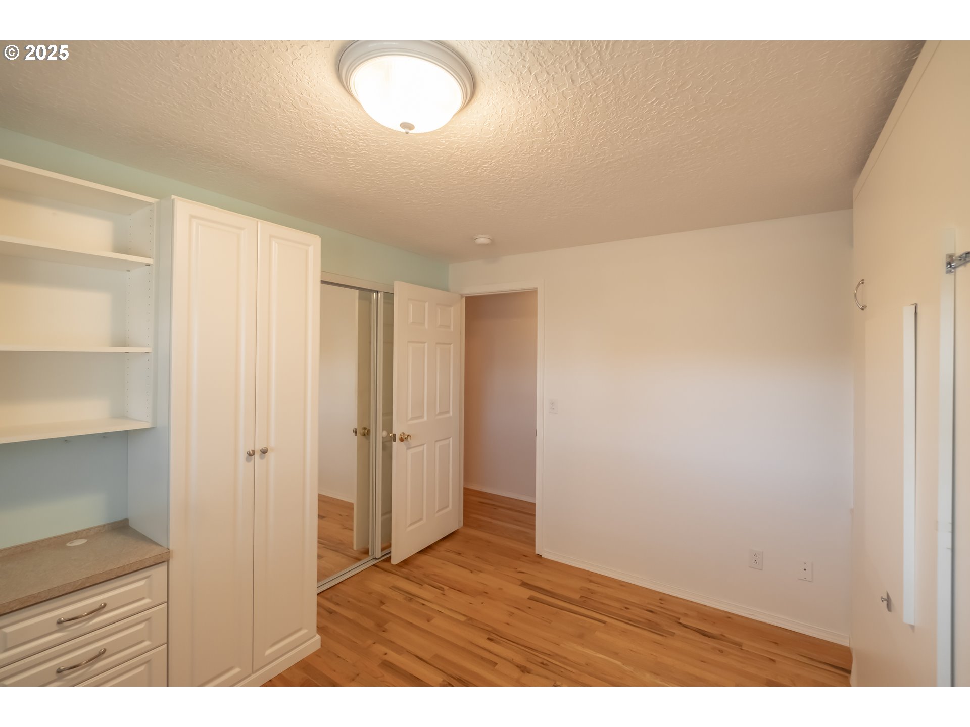 Woodburn, Oregon 97071, United States, 2 Bedrooms Bedrooms, ,2 BathroomsBathrooms,Residential,Active,97252