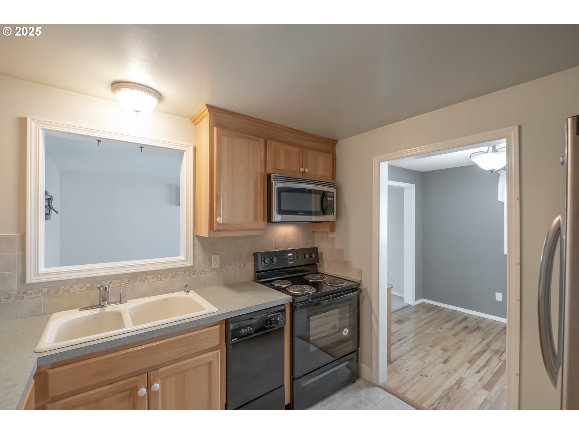 Woodburn, Oregon 97071, United States, 2 Bedrooms Bedrooms, ,2 BathroomsBathrooms,Residential,Active,97252