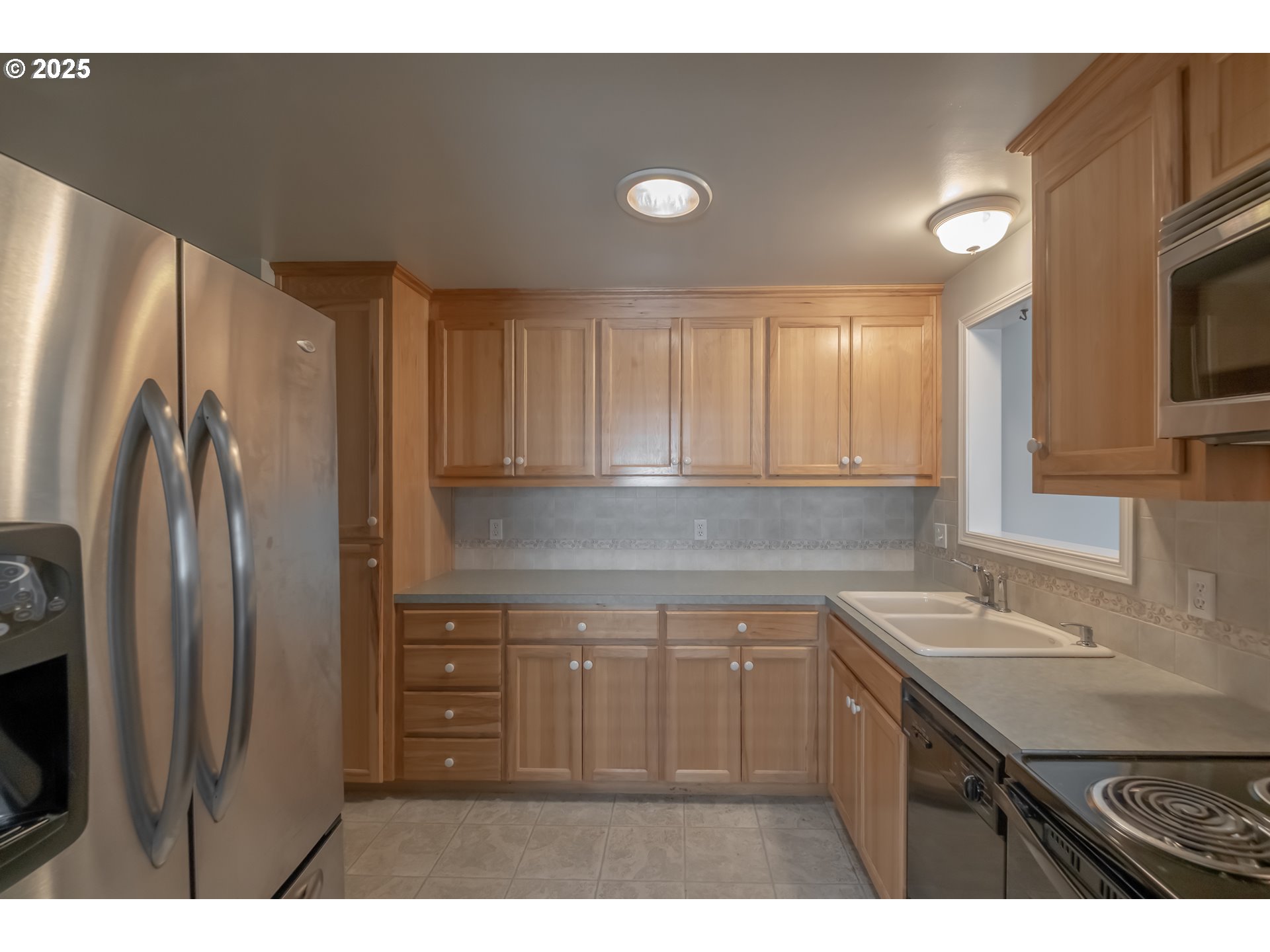 Woodburn, Oregon 97071, United States, 2 Bedrooms Bedrooms, ,2 BathroomsBathrooms,Residential,Active,97252