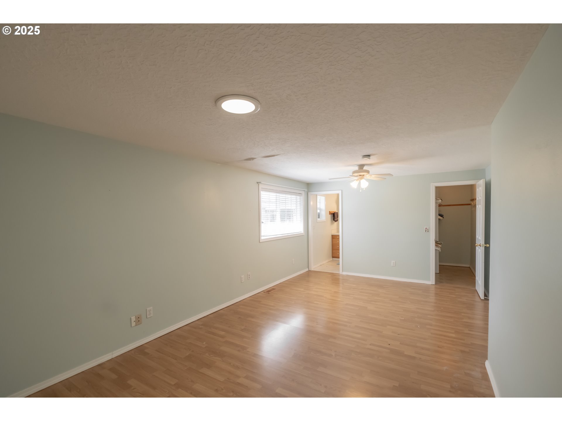 Woodburn, Oregon 97071, United States, 2 Bedrooms Bedrooms, ,2 BathroomsBathrooms,Residential,Active,97252