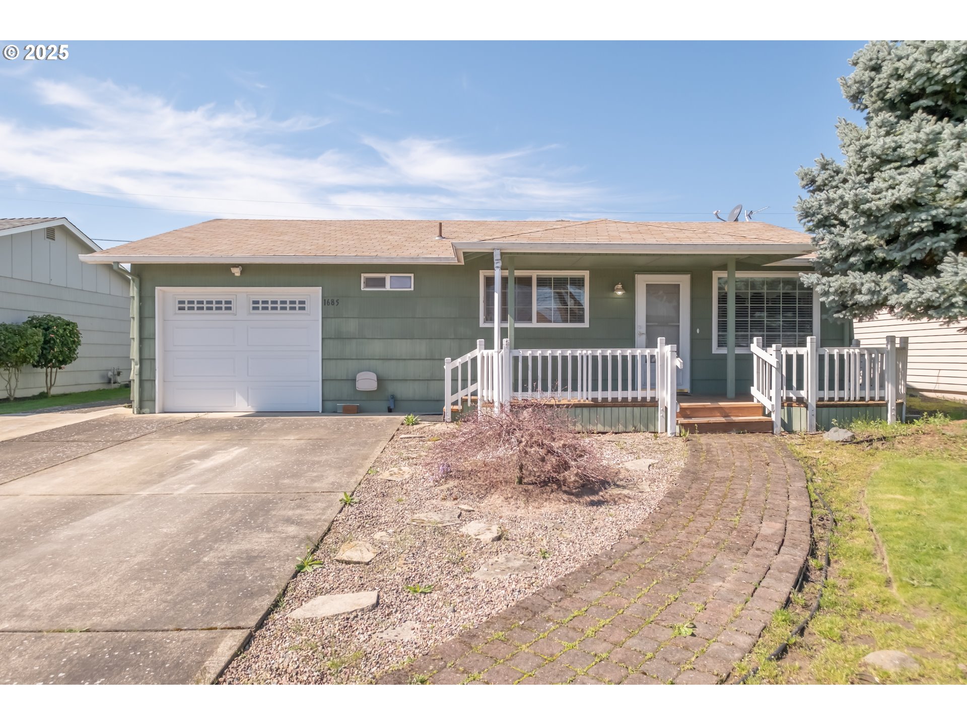 Woodburn, Oregon 97071, United States, 2 Bedrooms Bedrooms, ,2 BathroomsBathrooms,Residential,Active,97252