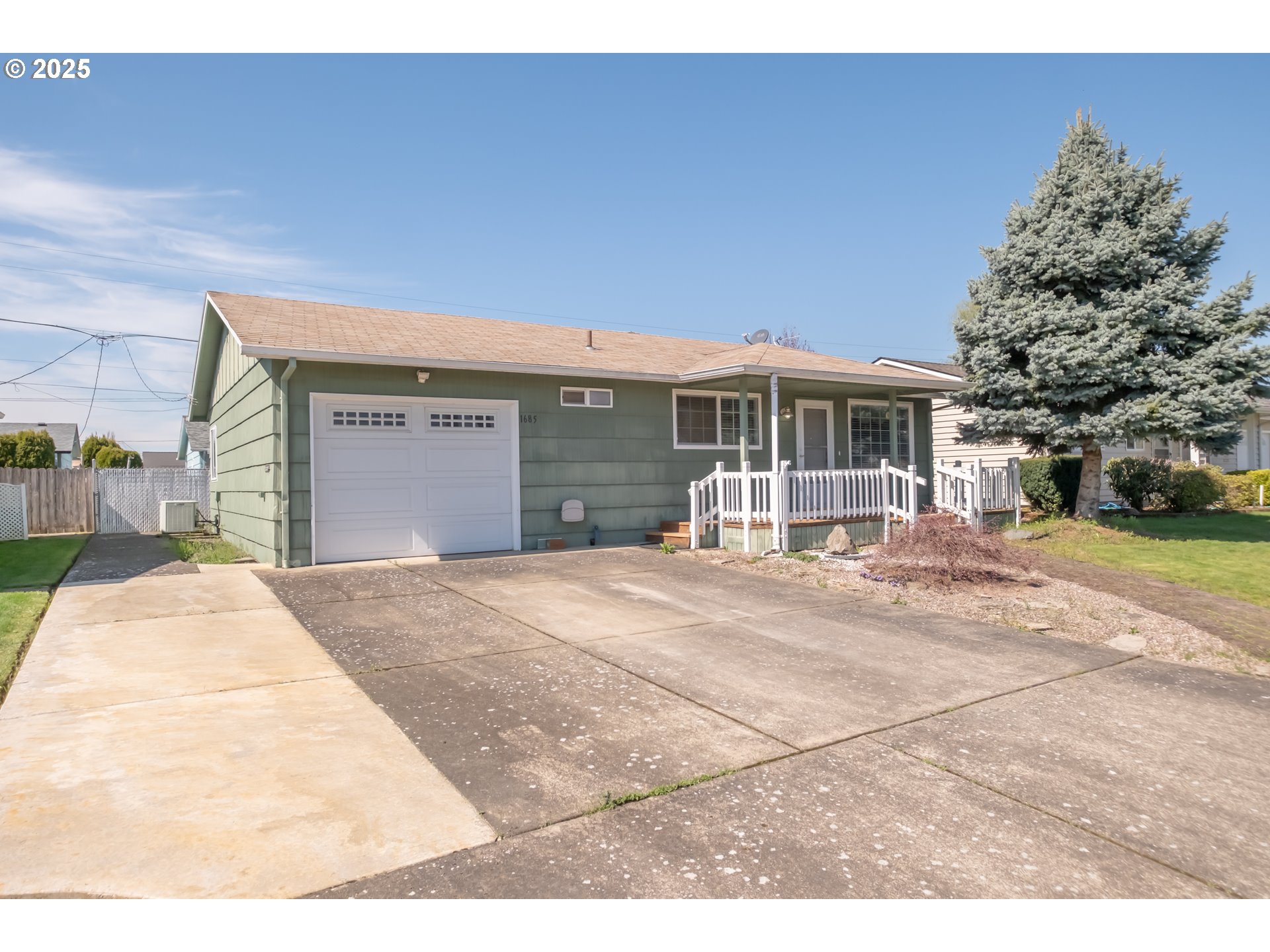 Woodburn, Oregon 97071, United States, 2 Bedrooms Bedrooms, ,2 BathroomsBathrooms,Residential,Active,97252