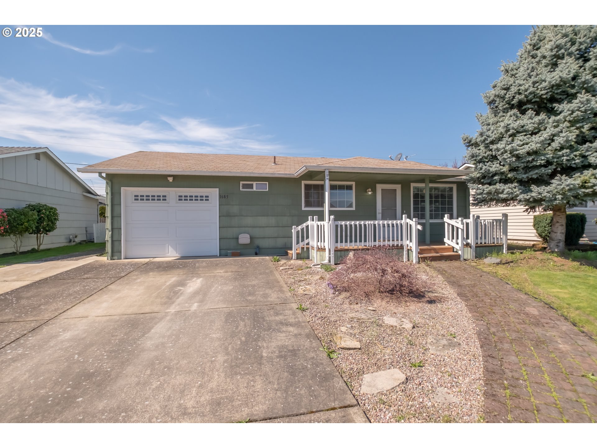 Woodburn, Oregon 97071, United States, 2 Bedrooms Bedrooms, ,2 BathroomsBathrooms,Residential,Active,97252