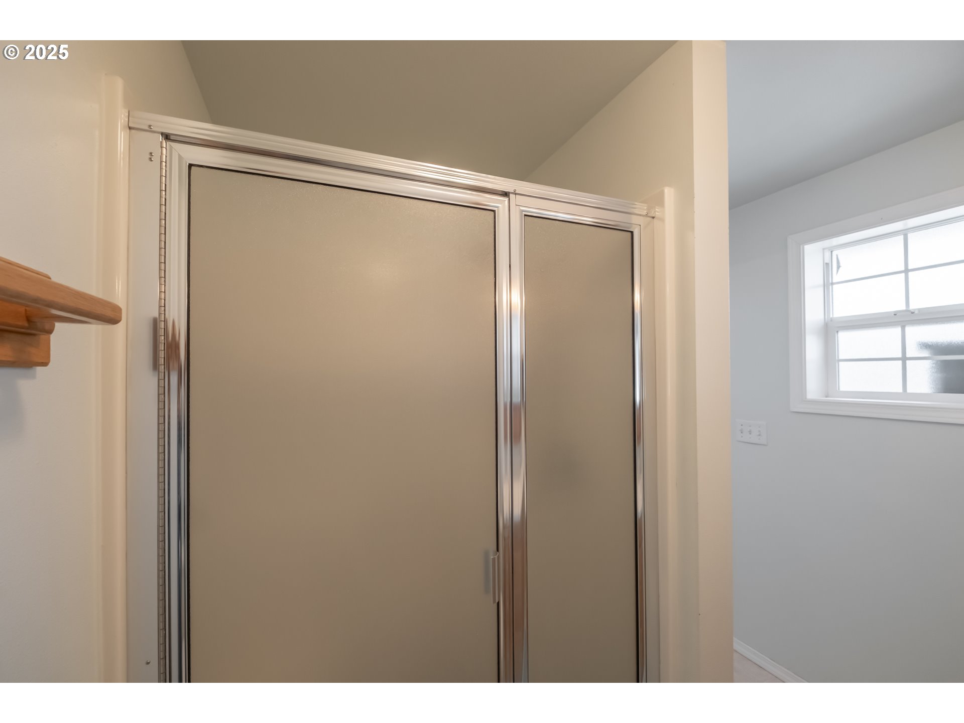 Woodburn, Oregon 97071, United States, 2 Bedrooms Bedrooms, ,2 BathroomsBathrooms,Residential,Active,97252